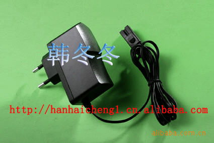 熱銷4V1.21A美規(guī)立式帶線卡電源適配器 為MINI按摩器注入穩(wěn)定能量